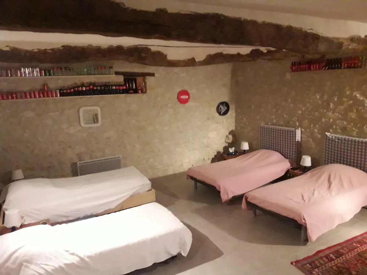 Hôtel Les Chambeaux à Floressas 0*,